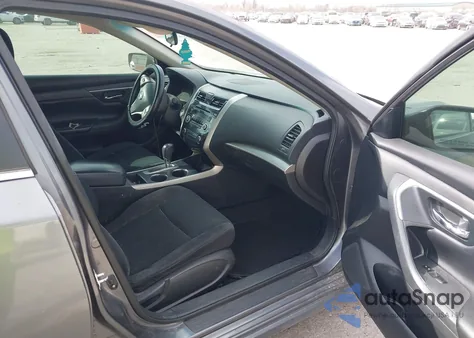 2015 Nissan Altima 2.5 S z USA, uszkodzony, nr VIN 1N4AL3AP8FN876874